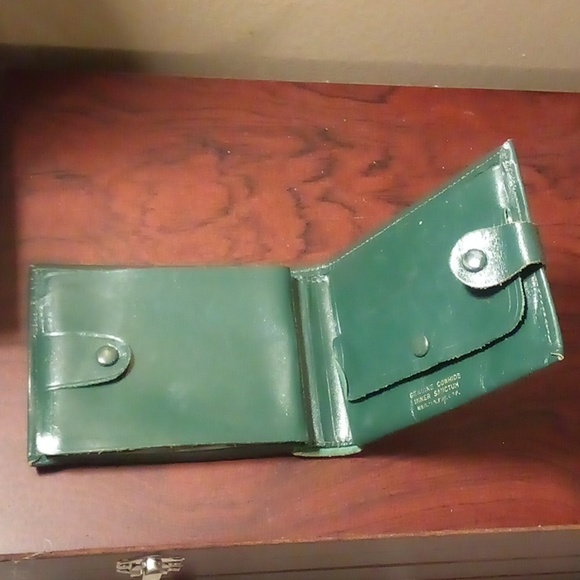 Green Genuine Cowhide Wallet - Picture 4 of 13